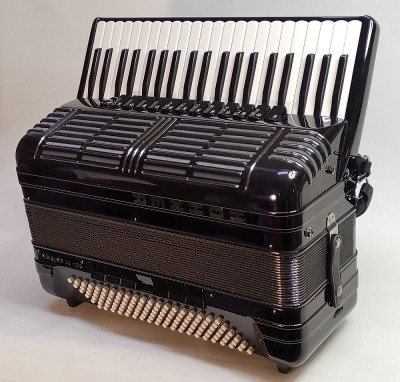 Hohner Morino + IV 120.jpg